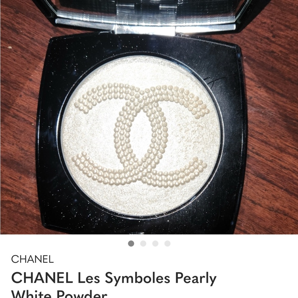 CHANEL Les Symboles Illuminating Face Powder in White- DISCONTINUED